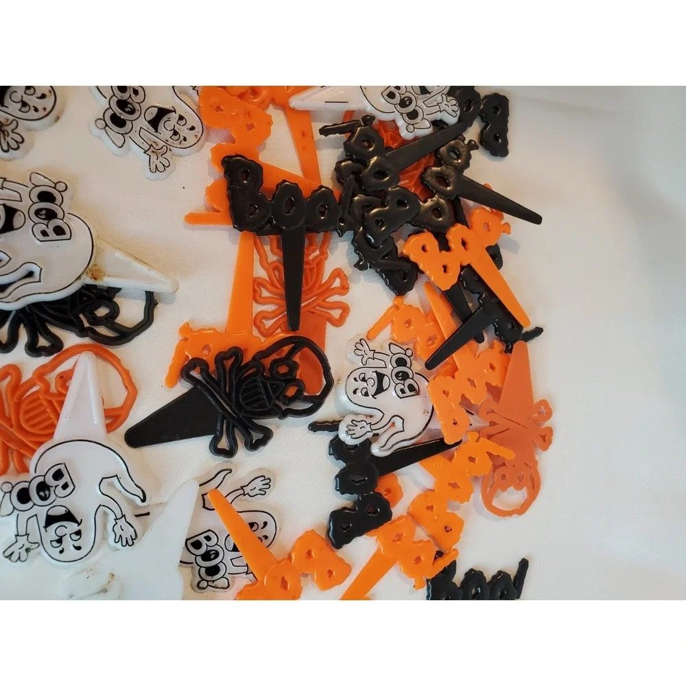 VTG LOT HALLOWEEN PLASTIC CAKE/CUPCAKE TOPPERS‎ Ghost Boo Skeleton Lot Of 20